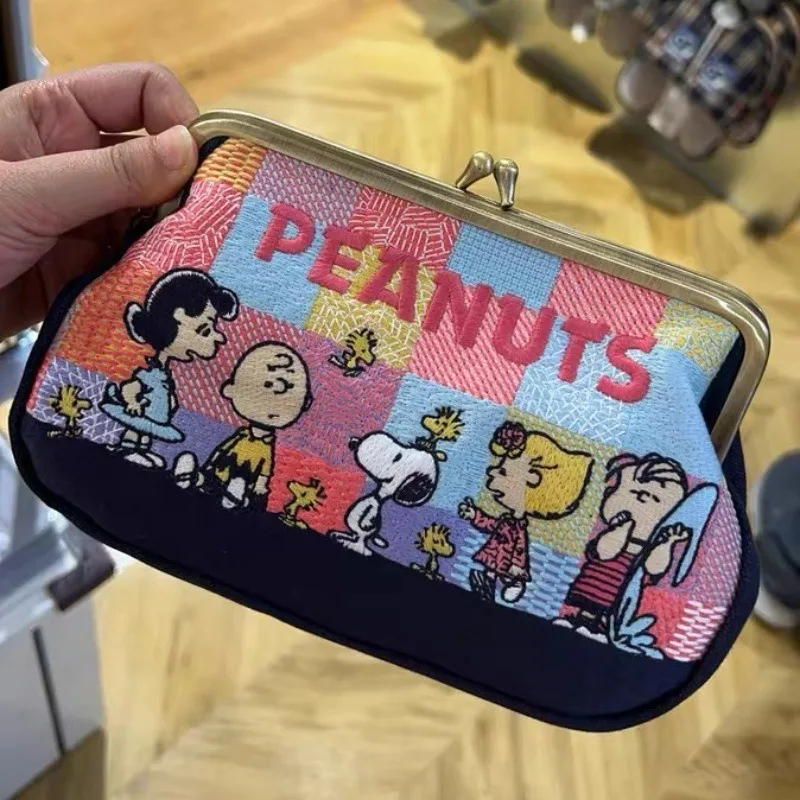 スヌーピーのかわいい漫画刺繍キスロックバッグ大容量化粧ポーチ - Makeup Organizer のレビューと価格