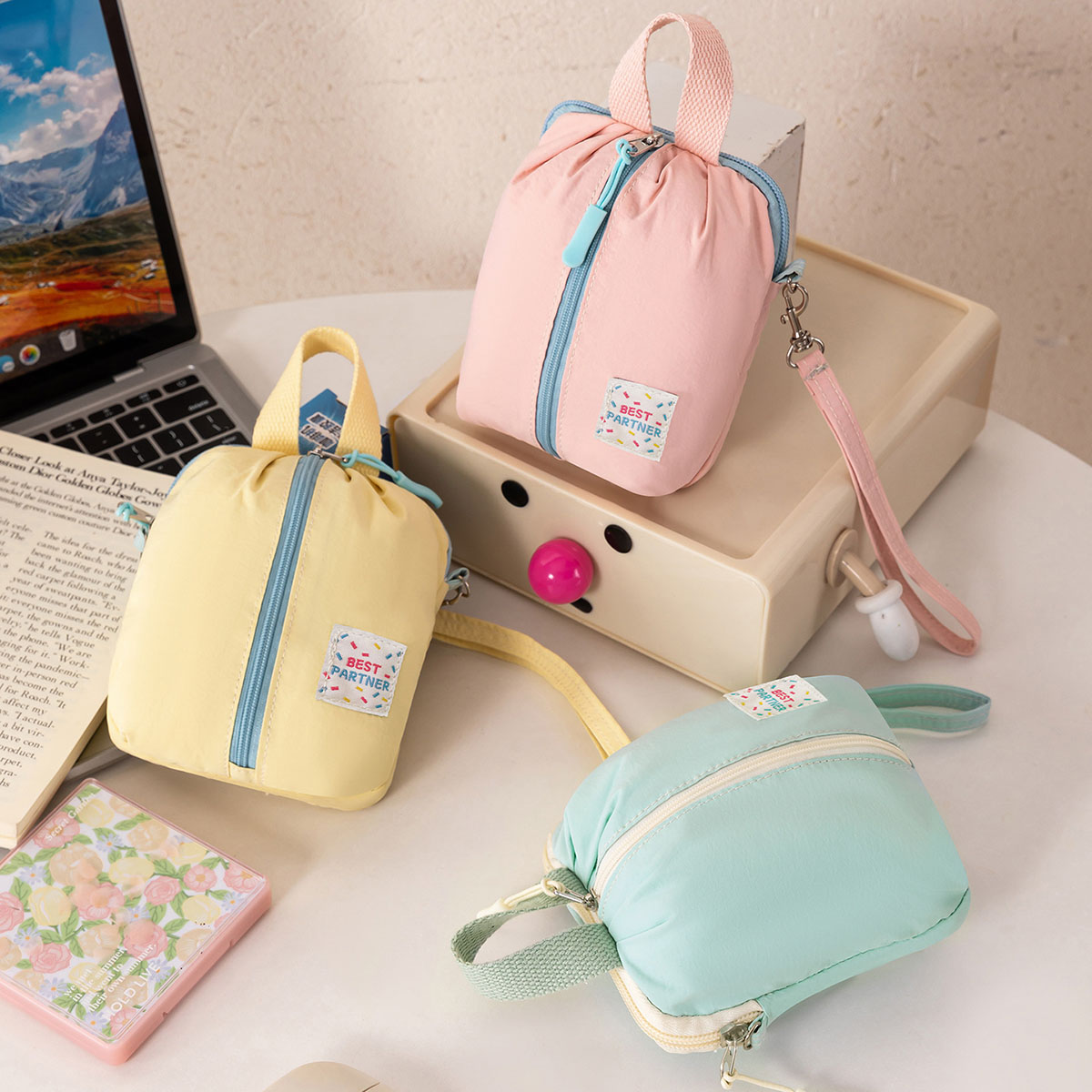 下着靴下収納バッグ小型で持ち運び可能な旅行用化粧品収納バッグ - Makeup Organizer のレビューと価格