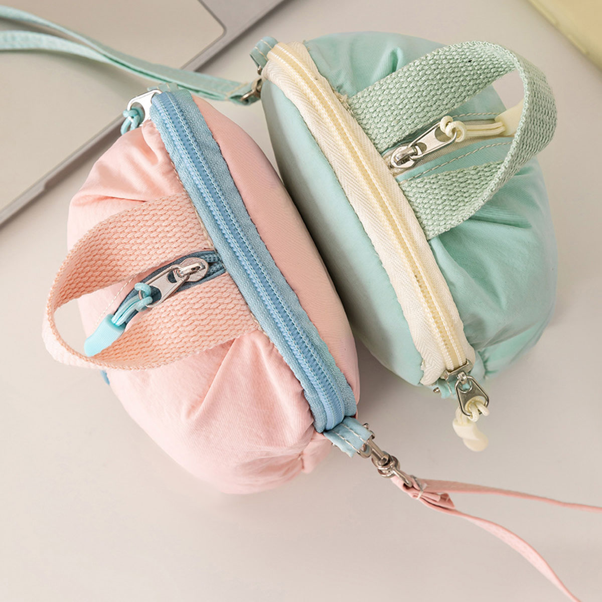 下着靴下収納バッグ小型で持ち運び可能な旅行用化粧品収納バッグ - Makeup Organizer のレビューと価格