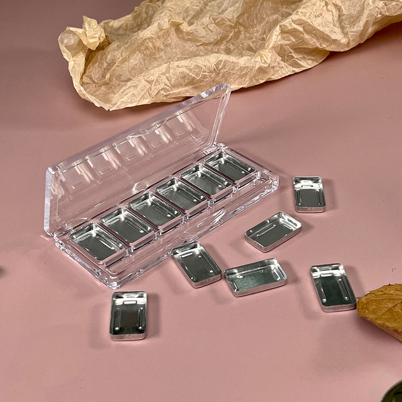 空のアイシャドウディッシュメイクアップパレット DIY ツー - Eyeshadow Palette のレビューと価格