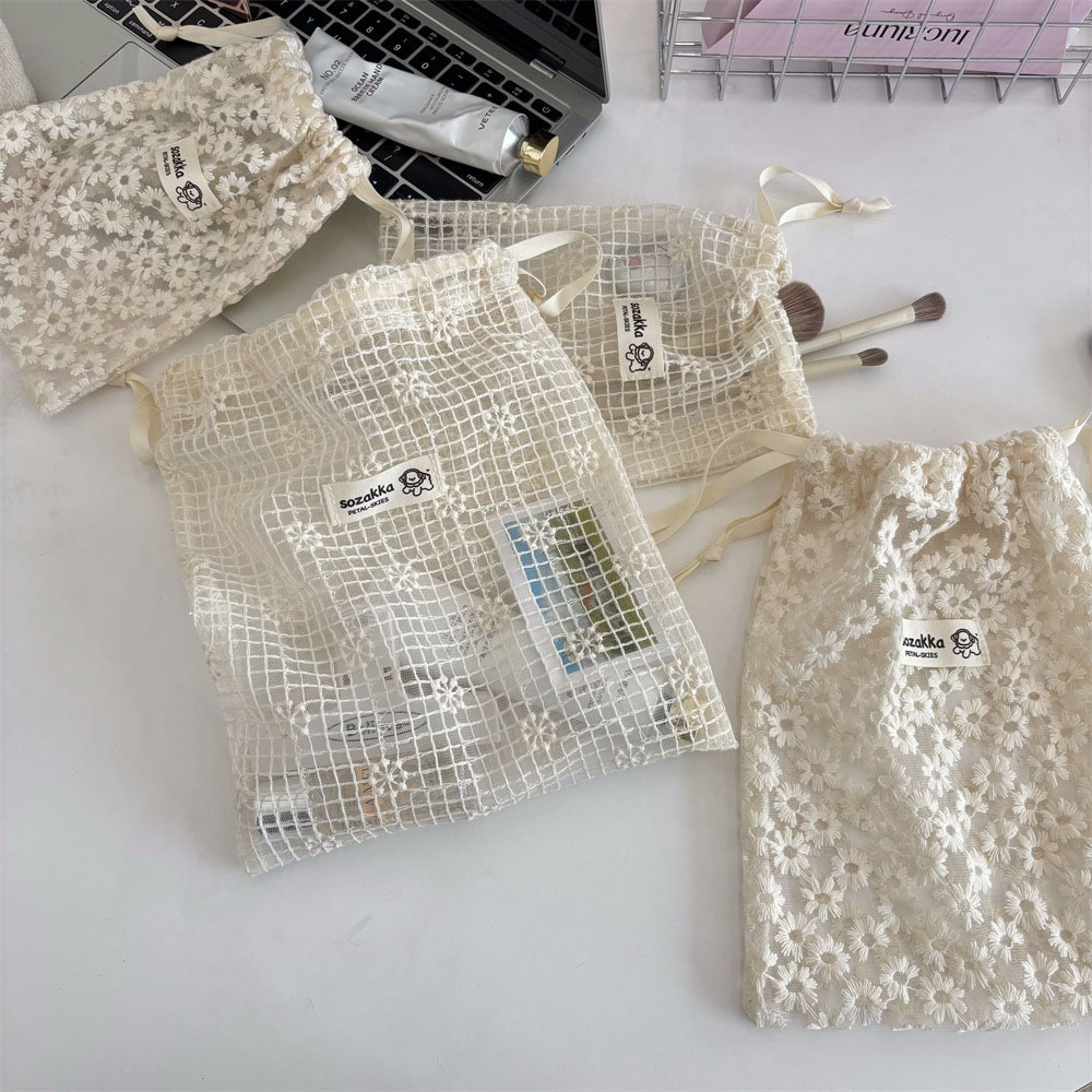 レース刺繍デイジーメッシュ巾着メイクアップバッグ夏旅行用トイ - Makeup Organizer のレビューと価格