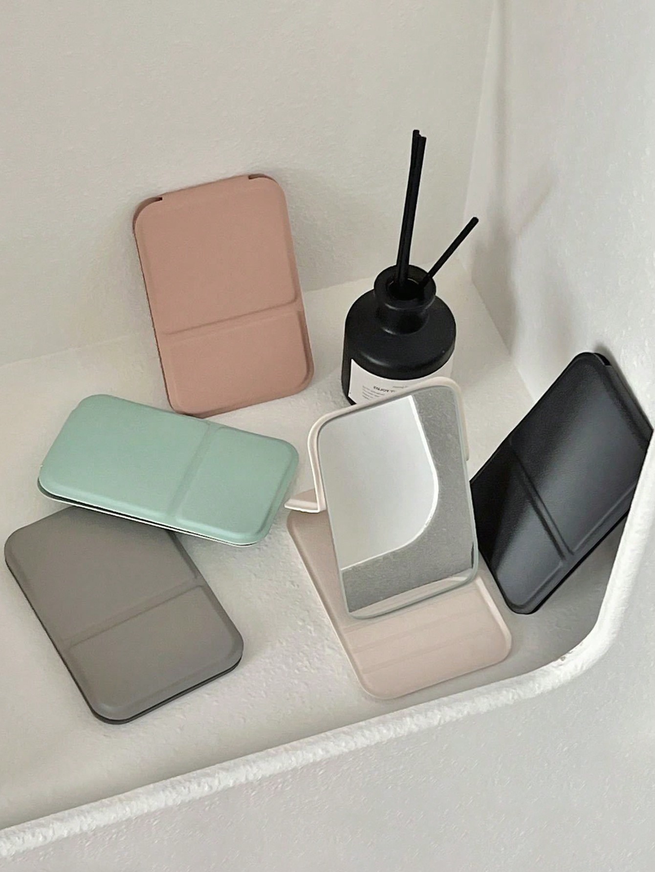携帯用折りたたみミニメイクアップミラーセット 1/5個入り  - Beauty & Makeup Katia Di Paola のレビューと価格